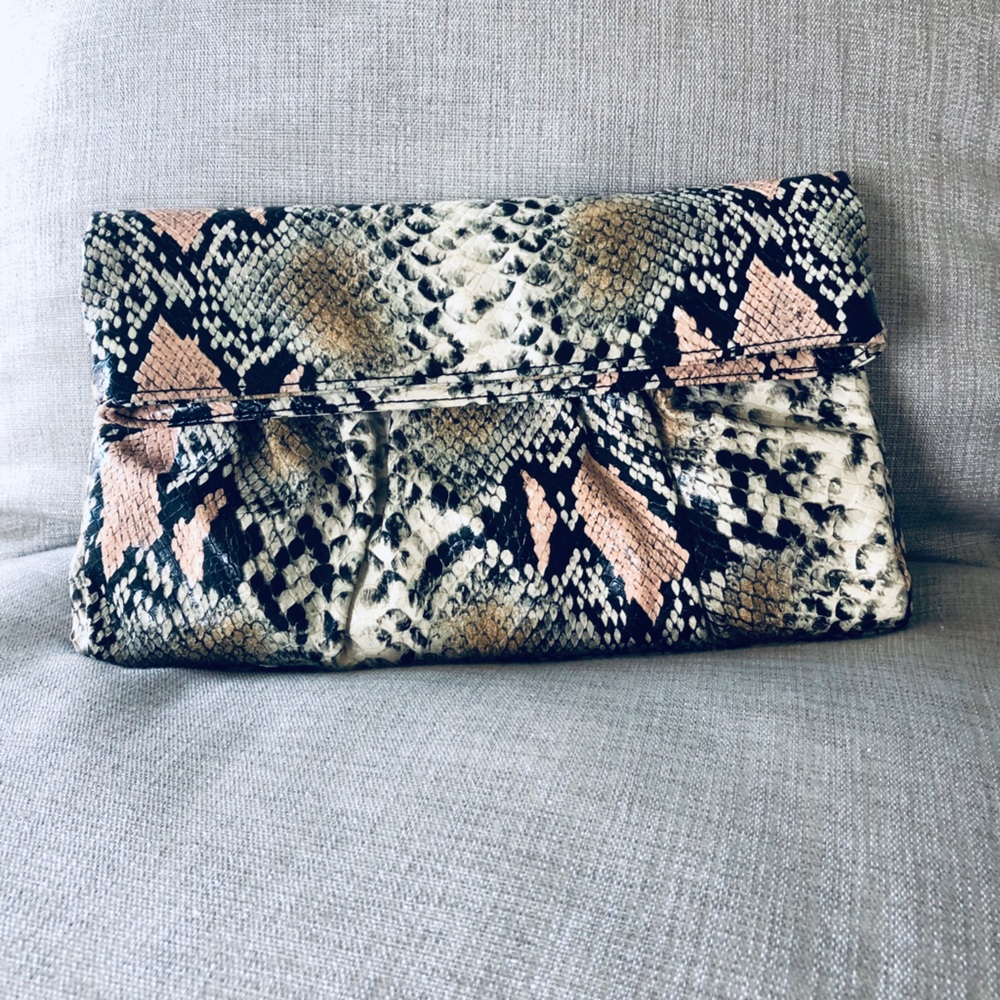 Steve Madden snake print cutch